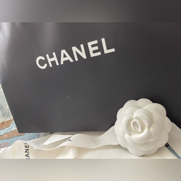 Chanel Empty Gift Paper Bag with Camélia + Ribbon + card - Picture 3 of 4